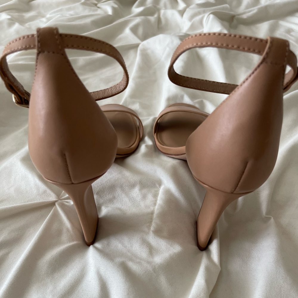 New/Lightly Worn Once. Size 8.5 But Fit Like A Si… - image 3